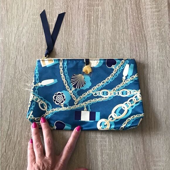 ESTEE LAUDER Makeup / Cosmetic Bag - Picture 1 of 3
